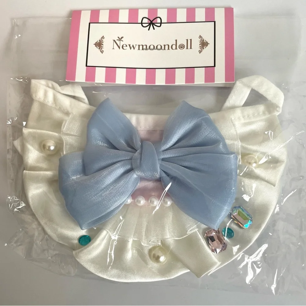 New Newmoondoll Cat Bib /Collar Ruffled White w/ light blue bow, Jewel pearl